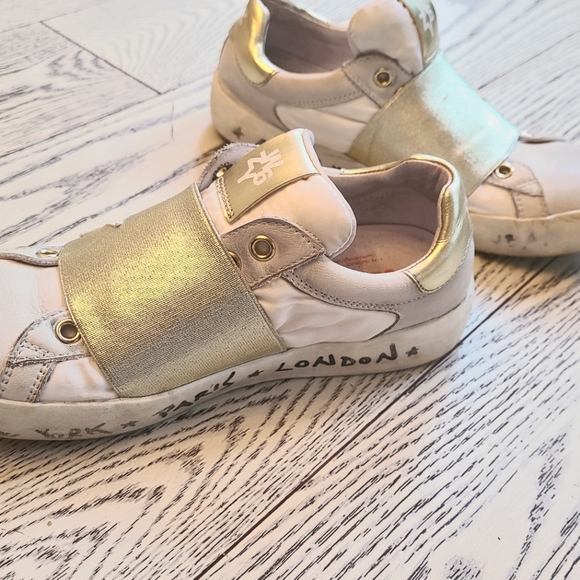 W6yz "worn out" style sneakers, size 6 - Picture 11 of 16